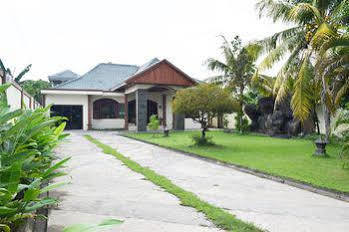 Villa Amari 2 마타람 외부 사진