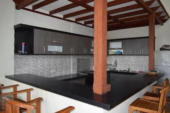 Villa Amari 2 마타람 외부 사진
